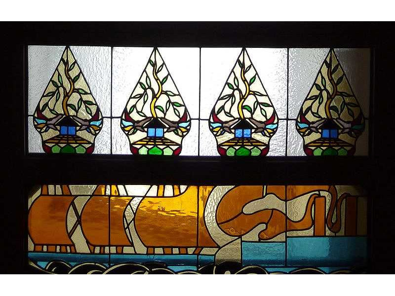 glass window-resto-ships toorop-gunungan fries
